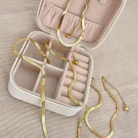 گوشواره و گردنبند استیل رنگ ثابت