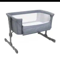 تخت کنار مادر کودک