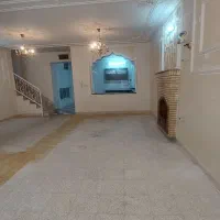 منزل ۲ طبقه با پنج اتاق ۱۲ متری بر ۲۰ متری|اجارهٔ خانه و ویلا|شیراز, تندگویان|دیوار