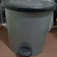 سطل. آینه. جا دستمال