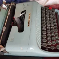 ماشین تایپ سالم و تمیز