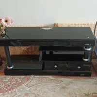میز تلویزیون شیشه ای
