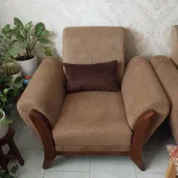 مبل هفت نفره تمیز بدون فرورفتگی|مبلمان خانگی و میز عسلی|رشت, استقامت ۱|دیوار