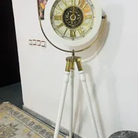 ساعت ایستاده تزیینی