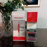 تعدادی اسباب بازی دخترانه