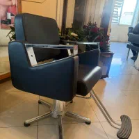 صندلی و کمد