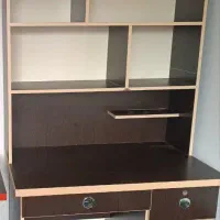 میز تحریر همراه کتابخانه  کاملا سالم