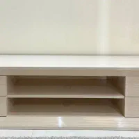 میز تلویزیون ،برند پینار ،رنگ کرمی شاینی