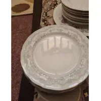 یک فرش کودک و شش تا بشقاب میوه خوری و4عددپشتی|پشتی|شیراز, جوادیه|دیوار