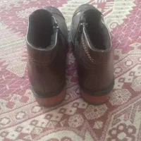 نیم بوت زنانه|کیف، کفش، کمربند|شیراز, لب آب|دیوار
