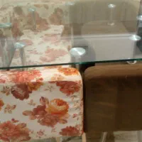 میز. غذاخوری.