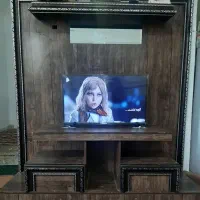 یک تلویزیون ال ای دی۳۲ اینچ دیجیتال سرخود