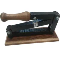 دستگاه گردو و بادام شکن