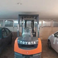 فروش  یک دستگاه  لیفتراک  دونیم تن تویوتا