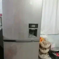 یخچال فریزر سالم و تمیز بدون پوسیدگی و شکستگی