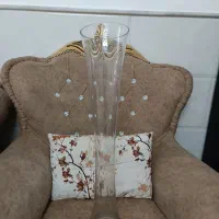 گلدان شیشه ای وگل وگلدان