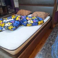 تخت ۲ نفره همراه با تشک