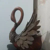 مجسمه قو چوبی