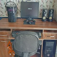 کامپیوتر ومیز