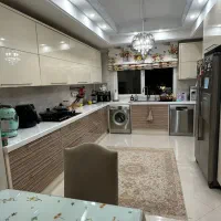 210متر سه خوابه فرمانیه شرقی دو پارکینگ