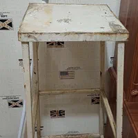 چهارپایه اهنی