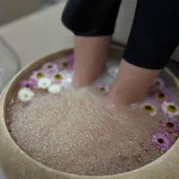 پدیکور بانوان(درمانی و کلاسیک)