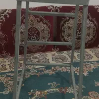 چهارپایه ‌جنس‌آهن‌تازه‌درست‌شده‌کاملا محکم