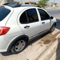 کوییک R سفید مشکی 1400