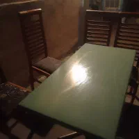 دو تخته فرش ۴متری ویک میز استیل با چهار صندلی