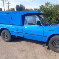 یک نیسان با راننده