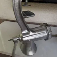 چرخ گوشت دستی قدیمی ۸