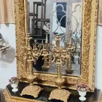 اینه و کنسول طلایی رنگ بهمراه دو عدد جاشمعی