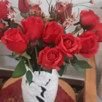 گل مصنوعی وگلدان