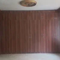 کمد دیواری و درب چوبی اتاق نو