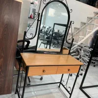 میز آرایش آینه دار