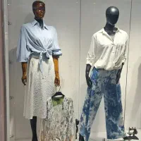 استخدام فروشنده خانم برای بوتیک مانتو