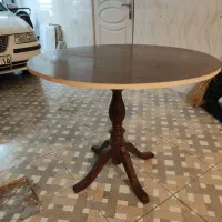میز گرد چوبی