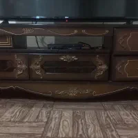 لوازم منزل ۴ عدد فرش و ۱ عدد میزه تلوزیون