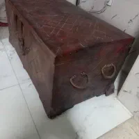 صندوق بسیارقدیمی چوب روکش فلزی پتینه