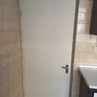 درب به همراه کم قفل و دستگیره