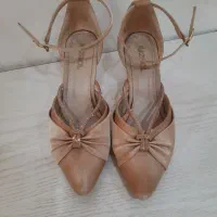 کفش مجلسی|کیف، کفش، کمربند|اسفراین, |دیوار