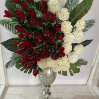 گل مصنوعی با گلدان