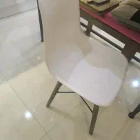 دو عدد صندلی