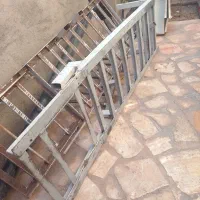 تعدادی رمپ . سایه بان کرکره برقی و میل تابلو