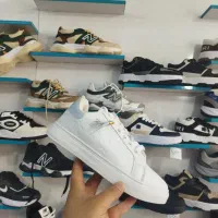 ونس منگوله‌دار