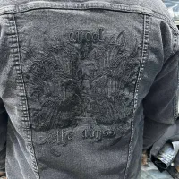 کاپشن لی|لباس|پیشوا, |دیوار