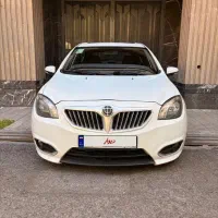 برلیانس۳۲۰ موتوربزرگ هاچ بک