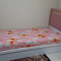تخت نوجوان