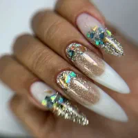 کاشت تخصصی ترمیم لمینت ژلیش ناخن|خدمات آرایشگری و زیبایی|شیراز, پودنک|دیوار