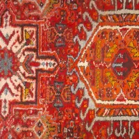 یک تخته فرش ۹ متری و ی کناره دستباف